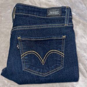 Levi’s too superlow 524 jeans size 9M skinny Jean style